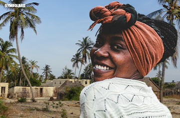 Porträt einer fröhlichen Afrikanerin